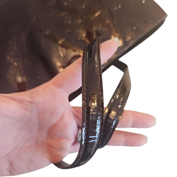 Louis Vuitton Vernis Amarante Willshare - Picture 4 of 17